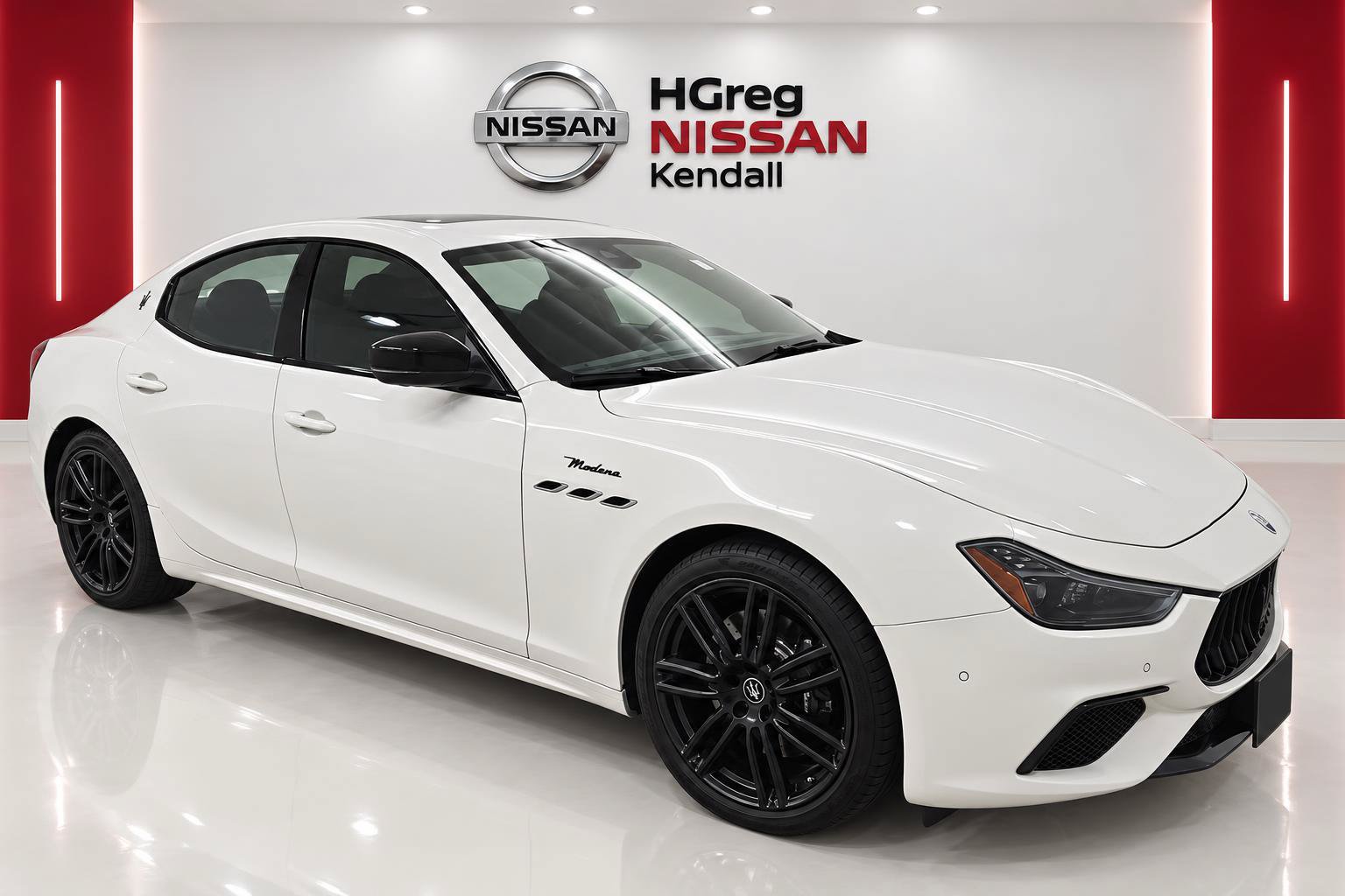Used 2023 Maserati Ghibli Modena RWD image 3