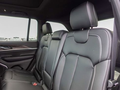 New 2026 Jeep Grand Cherokee Limited image 23