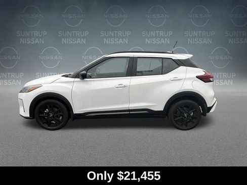 Used 2024 Nissan Kicks SR w/ SR Premium Package image 4