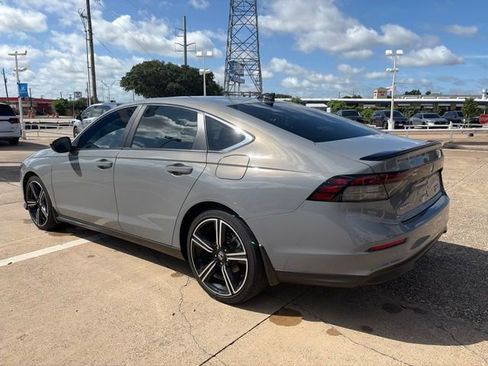 Used 2025 Honda Accord Sport image 4