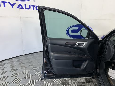 Used 2020 Nissan Pathfinder SV w/ Rock Creek Edition FWD image 13