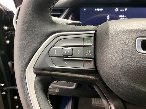 Used 2025 Jeep Grand Cherokee L Limited w/ Black Appearance Package image 24