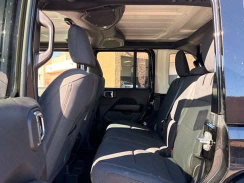 Used 2025 Jeep Wrangler Unlimited Sahara AWD/4WD image 19