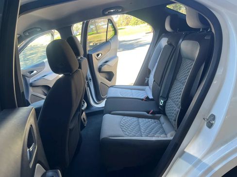 Used 2020 Chevrolet Equinox LS w/ LS Convenience Package AWD/4WD image 11
