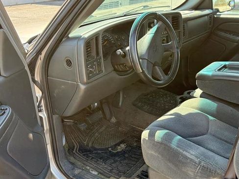 Used 2004 Chevrolet Silverado 1500 LS w/ Light Duty Power Package image 3