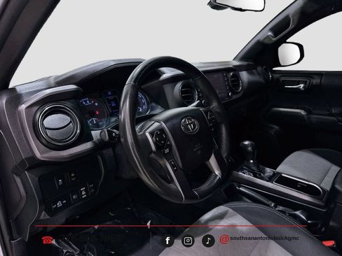 Used 2021 Toyota Tacoma TRD Off-Road w/ Technology Package AWD/4WD image 10