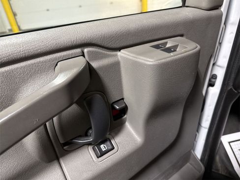 Used 2020 Chevrolet Express 2500 w/ Communications Package image 19
