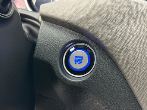 Used 2017 Hyundai Santa Fe SE Ultimate image 20