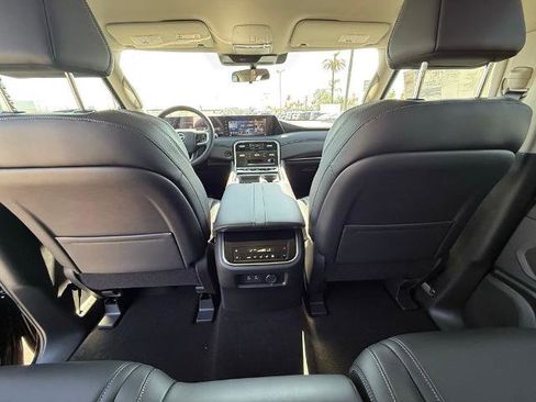 New 2025 Nissan Armada SV image 12