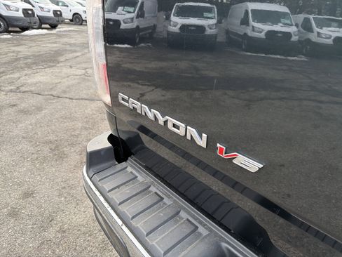 Used 2017 GMC Canyon SLT w/ Driver Alert Package image 33