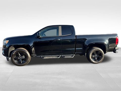 Used 2017 Chevrolet Colorado LT RWD image 2