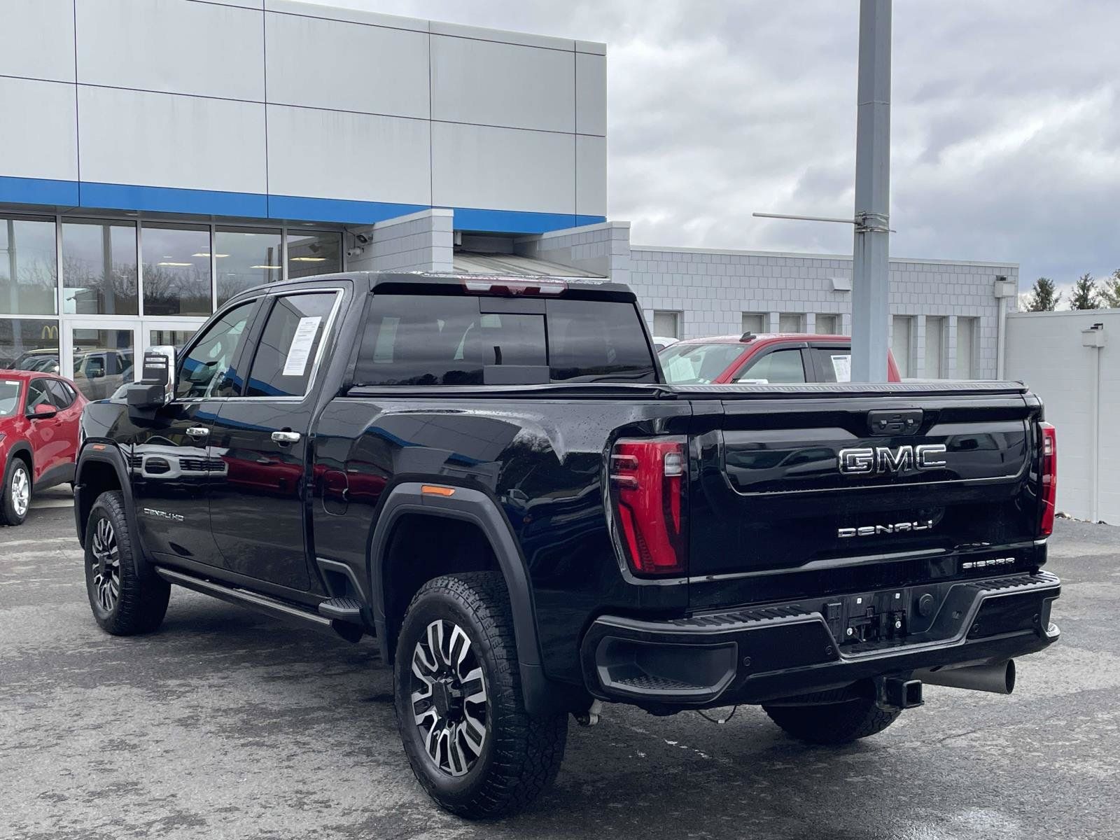 Certified 2024 GMC Sierra 2500 Denali Ultimate AWD/4WD image 5