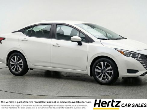 Used 2025 Nissan Versa SV image 1