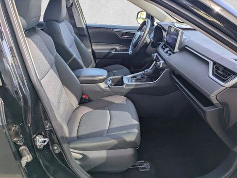 Used 2025 Toyota RAV4 XLE AWD/4WD image 20