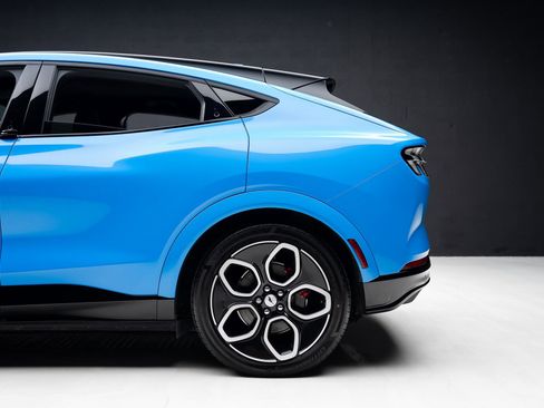 Used 2021 Ford Mustang Mach-E GT image 19