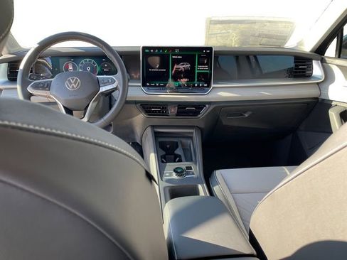 New 2025 Volkswagen Tiguan SE image 10