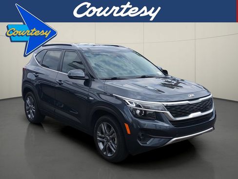 Used 2021 Kia Seltos S AWD/4WD image 1