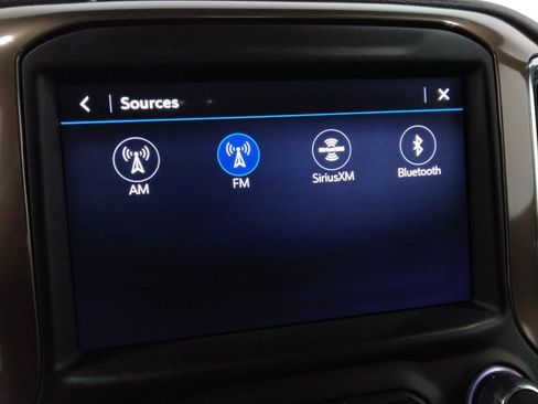 Used 2019 Chevrolet Silverado 1500 High Country image 18