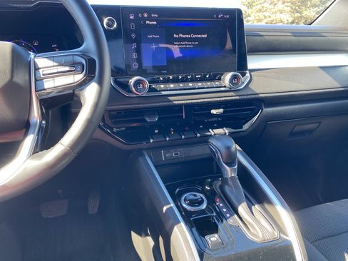 Used 2023 Chevrolet Colorado LT w/ LT Convenience Package II image 10