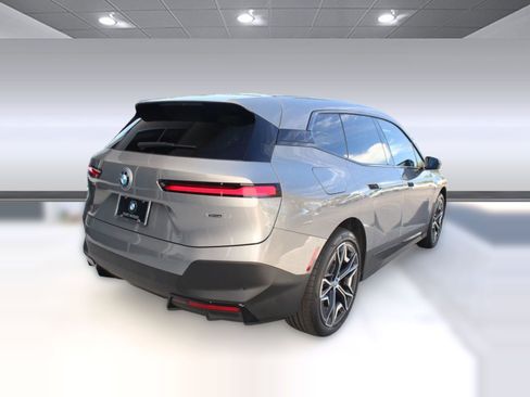 Used 2024 BMW iX xDrive50 image 9