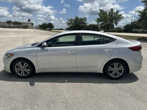 Used 2018 Hyundai Elantra SEL FWD image 10
