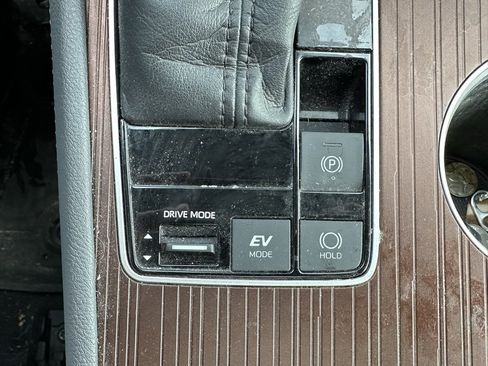 Used 2021 Toyota Sienna XLE image 28