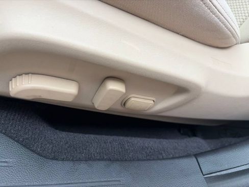 Used 2018 Subaru Outback 2.5i Premium w/ Popular Package #1 AWD/4WD image 9