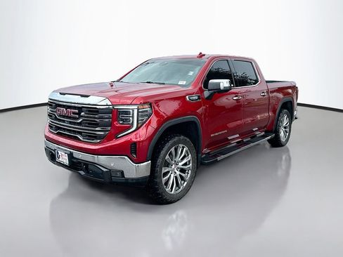 Used 2023 GMC Sierra 1500 SLT AWD/4WD image 3