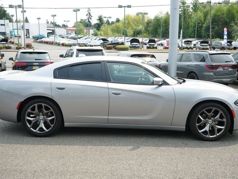 Used 2016 Dodge Charger SXT w/ Rallye Group RWD image 6