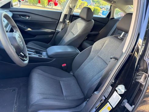 Used 2023 Honda Accord EX image 8