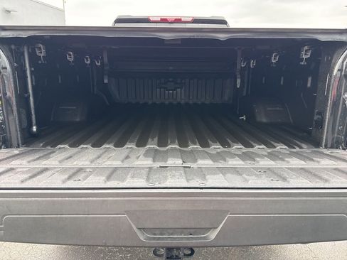 Used 2025 Chevrolet Silverado 2500 ZR2 w/ Technology Package image 11