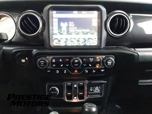 Used 2020 Jeep Wrangler Unlimited Sahara AWD/4WD image 21