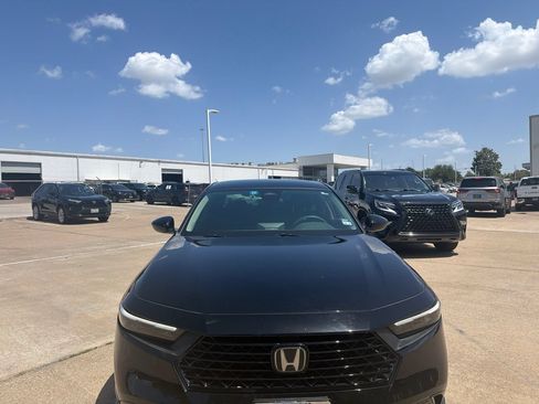 Used 2023 Honda Accord EX image 2