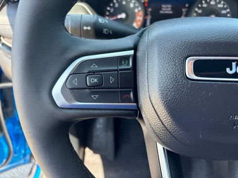 Used 2026 Jeep Compass Latitude AWD/4WD image 12