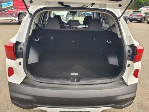 Used 2022 Kia Seltos LX image 8