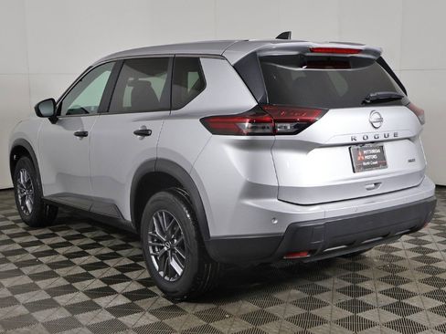 Used 2024 Nissan Rogue S image 6