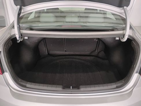 Used 2020 Hyundai Elantra Limited FWD image 7