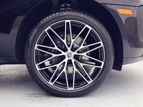 New 2026 Porsche Macan AWD/4WD image 27