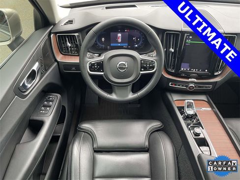 Used 2023 Volvo XC60 B5 Ultimate image 13