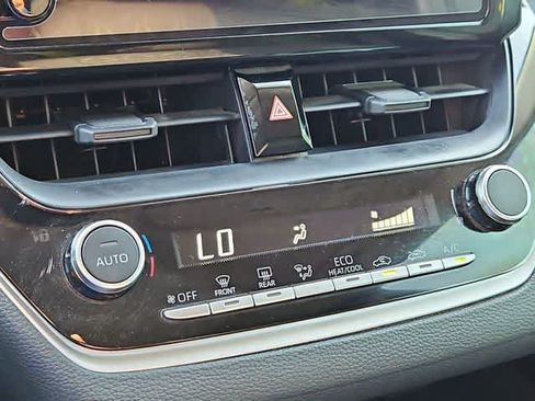 Used 2025 Toyota Corolla LE FWD image 24