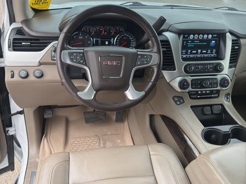 Used 2020 GMC Yukon SLT w/ Open Road Package AWD/4WD image 16