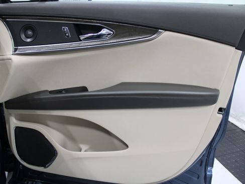 Used 2019 Lincoln Nautilus Reserve AWD/4WD image 25
