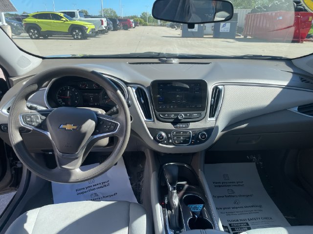 Used 2022 Chevrolet Malibu LT FWD image 22