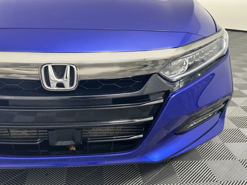 Used 2018 Honda Accord Sport image 6
