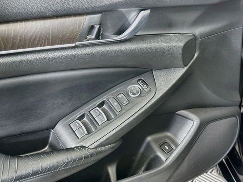 Used 2018 Honda Accord EX image 15