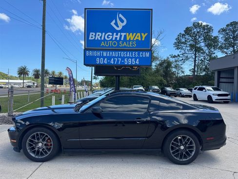 Used 2012 Ford Mustang Coupe RWD image 2