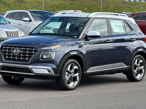 Used 2026 Hyundai Venue SEL FWD image 7