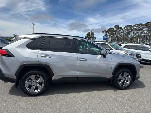 Used 2024 Toyota RAV4 XLE AWD/4WD image 4