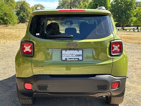 Used 2016 Jeep Renegade 75th Anniversary AWD/4WD image 8