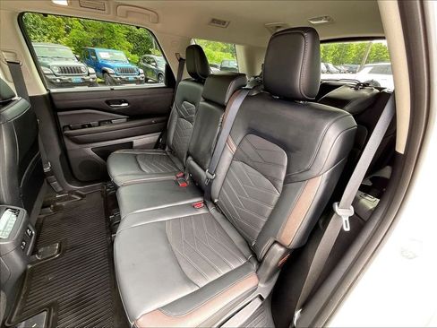 Used 2023 Nissan Pathfinder Platinum w/ Cargo Package AWD/4WD image 14
